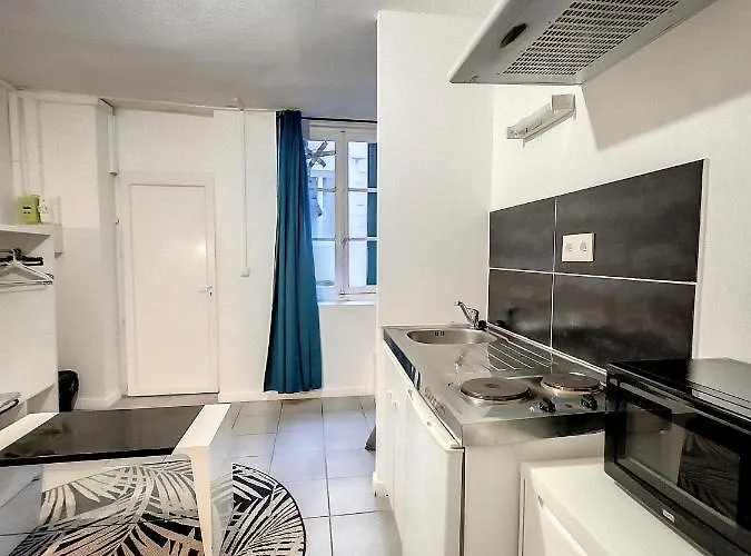 Au Soleil Dormant Нант